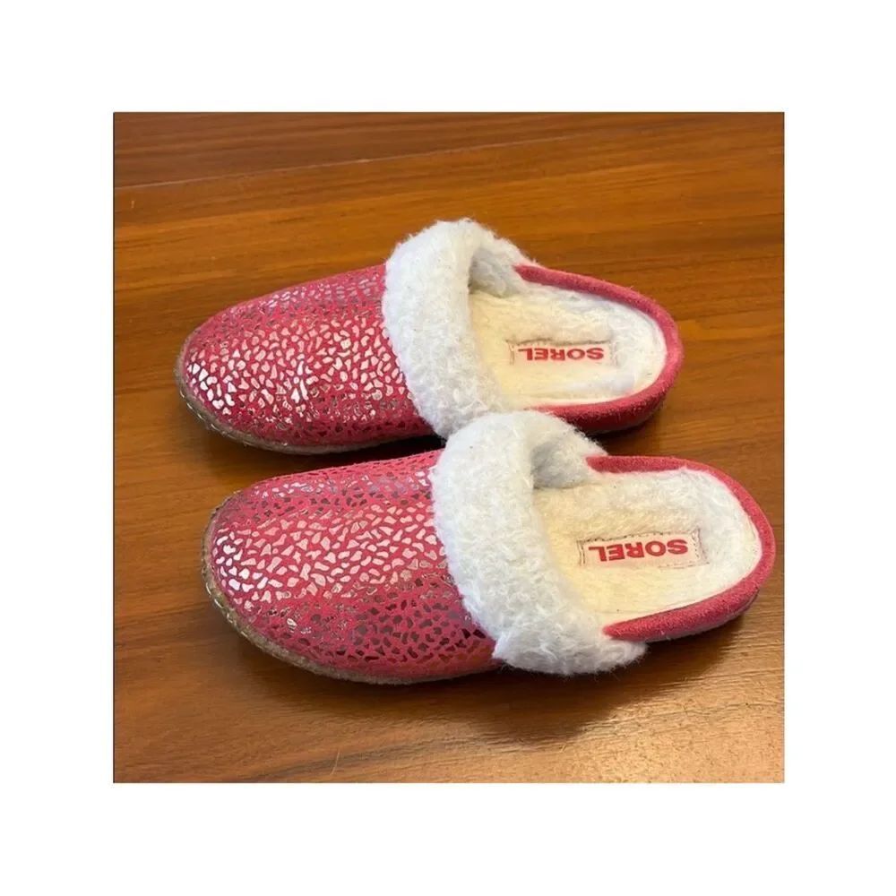 Sorel pink and silver leather Sherpa lined metallic kids slippers size 1